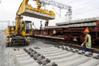 Montaj traverse pe cale ferata